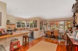 https://images.listonce.com.au/custom/160x/listings/9-vincents-road-maldon-vic-3463/148/01103148_img_10.jpg?KvXeclxUfaU