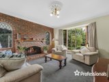 https://images.listonce.com.au/custom/160x/listings/9-wannan-court-kilsyth-vic-3137/010/01526010_img_07.jpg?JHNqM46vLMM