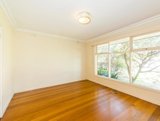 https://images.listonce.com.au/custom/160x/listings/9-wicklow-street-ormond-vic-3204/164/01631164_img_05.jpg?bfFvBnI2JjY