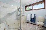 https://images.listonce.com.au/custom/160x/listings/9-yallambee-way-croydon-vic-3136/508/00747508_img_07.jpg?yiEa6xEHH10