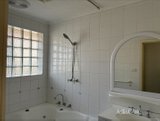 https://images.listonce.com.au/custom/160x/listings/9-yarrabee-drive-hoppers-crossing-vic-3029/732/01781732_img_05.jpg?EvY8J801GNw