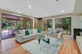 https://images.listonce.com.au/custom/160x/listings/9-york-street-glen-waverley-vic-3150/203/01021203_img_07.jpg?l6nyTHvHYKY