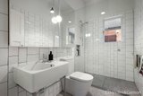https://images.listonce.com.au/custom/160x/listings/90-addison-street-elwood-vic-3184/693/01794693_img_17.jpg?g5bn5hFani4