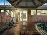 https://images.listonce.com.au/custom/160x/listings/90-broad-gully-road-diamond-creek-vic-3089/567/00961567_img_09.jpg?b5-MWT4fB-U