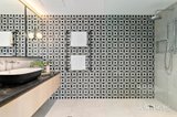 https://images.listonce.com.au/custom/160x/listings/901127-beach-street-port-melbourne-vic-3207/805/01947805_img_08.jpg?DzTjpEWKz8I