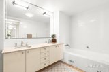 https://images.listonce.com.au/custom/160x/listings/906107-beach-street-port-melbourne-vic-3207/560/01934560_img_08.jpg?39CMqef26yA