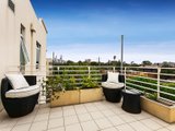 https://images.listonce.com.au/custom/160x/listings/91-graham-street-port-melbourne-vic-3207/412/01794412_img_02.jpg?4oCYacXE5TQ
