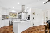 https://images.listonce.com.au/custom/160x/listings/91-rosa-court-kyneton-vic-3444/086/01893086_img_05.jpg?HsJrsiFTPc0