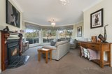 https://images.listonce.com.au/custom/160x/listings/91-rosa-court-kyneton-vic-3444/539/00647539_img_02.jpg?BsfOZB-TTk4