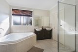 https://images.listonce.com.au/custom/160x/listings/91-rosa-court-kyneton-vic-3444/539/00647539_img_10.jpg?qJe6z8GCbZo