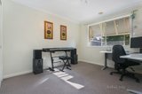 https://images.listonce.com.au/custom/160x/listings/91-rosa-court-kyneton-vic-3444/539/00647539_img_13.jpg?4W5RXcmI-V8