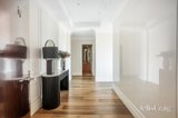 https://images.listonce.com.au/custom/160x/listings/910201-collins-street-melbourne-vic-3000/637/01907637_img_07.jpg?gkSvHaBjWBE