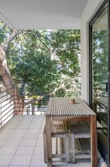 https://images.listonce.com.au/custom/160x/listings/912-howard-street-richmond-vic-3121/996/01477996_img_09.jpg?g90M_E3bfSI