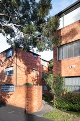 https://images.listonce.com.au/custom/160x/listings/919-wood-street-north-melbourne-vic-3051/646/01403646_img_10.jpg?NeHDfa72Wz8