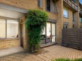 https://images.listonce.com.au/custom/160x/listings/91a-eastern-road-south-melbourne-vic-3205/051/01090051_img_06.jpg?SPWdG_r3xM4