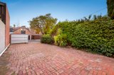 https://images.listonce.com.au/custom/160x/listings/92-bridport-street-albert-park-vic-3206/323/01130323_img_13.jpg?1LMuUEj3j7o