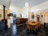 https://images.listonce.com.au/custom/160x/listings/92-chambers-road-woodend-vic-3442/065/00976065_img_07.jpg?s78LCSVb1MA