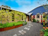 https://images.listonce.com.au/custom/160x/listings/92-chambers-road-woodend-vic-3442/065/00976065_img_10.jpg?nWanCSw7DSs