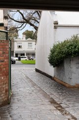 https://images.listonce.com.au/custom/160x/listings/92-faraday-street-carlton-vic-3053/239/01948239_img_07.jpg?Etr_812-mRk