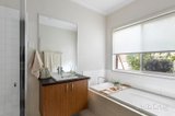 https://images.listonce.com.au/custom/160x/listings/92-golf-view-drive-craigieburn-vic-3064/777/01905777_img_07.jpg?U47OV7WrRvM