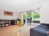 https://images.listonce.com.au/custom/160x/listings/92-larbert-road-mooroolbark-vic-3138/329/01526329_img_11.jpg?PKokrmR3lms