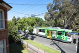 https://images.listonce.com.au/custom/160x/listings/92-pascoe-vale-road-moonee-ponds-vic-3039/051/01633051_img_10.jpg?H8yZh9x1XV4