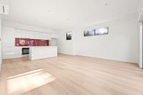 https://images.listonce.com.au/custom/160x/listings/9237-dunns-road-mornington-vic-3931/920/01720920_img_05.jpg?WEELlwHpr9o