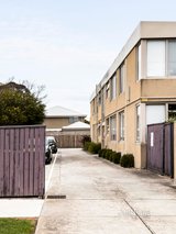https://images.listonce.com.au/custom/160x/listings/9239-rathmines-street-fairfield-vic-3078/046/00967046_img_11.jpg?qBKl7SwrIoU