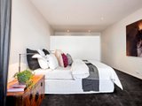 https://images.listonce.com.au/custom/160x/listings/924-tanner-street-richmond-vic-3121/425/00962425_img_10.jpg?xC6iWs4M0EE