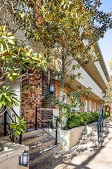 https://images.listonce.com.au/custom/160x/listings/929-35-george-street-east-melbourne-vic-3002/098/01542098_img_02.jpg?iaJp_Nv9u8c