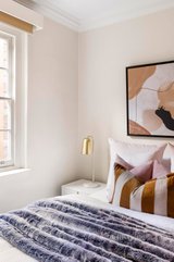 https://images.listonce.com.au/custom/160x/listings/929-35-george-street-east-melbourne-vic-3002/098/01542098_img_08.jpg?webWaOJDUWk
