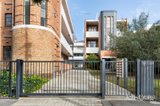 https://images.listonce.com.au/custom/160x/listings/929-hotham-street-east-melbourne-vic-3002/986/01752986_img_09.jpg?hmnBK5DR2E8