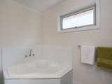 https://images.listonce.com.au/custom/160x/listings/92a-cardigan-road-mooroolbark-vic-3138/441/01524441_img_15.jpg?KrKSMtv-ntw