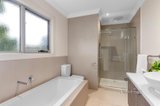 https://images.listonce.com.au/custom/160x/listings/93-hilton-street-mount-waverley-vic-3149/436/01766436_img_11.jpg?GlUqyWWLSU4