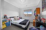 https://images.listonce.com.au/custom/160x/listings/93-messenger-parade-lucas-vic-3350/608/01906608_img_08.jpg?xc8OVfypqqw