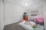 https://images.listonce.com.au/custom/160x/listings/93-messenger-parade-lucas-vic-3350/608/01906608_img_10.jpg?IEPy3VUFPdQ