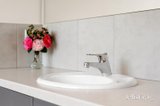 https://images.listonce.com.au/custom/160x/listings/93-sweeney-road-miners-rest-vic-3352/605/01947605_img_23.jpg?HO8Ly9lCGzE