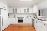 https://images.listonce.com.au/custom/160x/listings/93-vincent-street-oak-park-vic-3046/060/01606060_img_03.jpg?g0hMUFGn5Eg