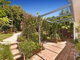 https://images.listonce.com.au/custom/160x/listings/93-winfield-road-balwyn-north-vic-3104/247/01685247_img_08.jpg?46Wb8zaYTkM