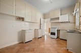 https://images.listonce.com.au/custom/160x/listings/933-station-street-box-hill-north-vic-3129/731/01680731_img_05.jpg?6TqY1fn7lGs