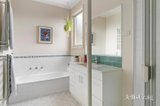https://images.listonce.com.au/custom/160x/listings/936-livingstone-road-eltham-vic-3095/525/01907525_img_07.jpg?KW6vVp0ffB8