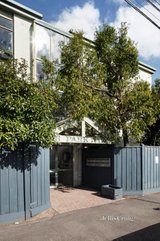 https://images.listonce.com.au/custom/160x/listings/9376-albert-street-brunswick-vic-3056/897/01548897_img_07.jpg?0Whe1zcLIj8