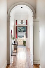 https://images.listonce.com.au/custom/160x/listings/94-barrow-street-brunswick-vic-3056/071/01070071_img_15.jpg?z-xxlRNWDPs