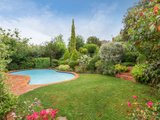 https://images.listonce.com.au/custom/160x/listings/94-glen-iris-road-glen-iris-vic-3146/627/00979627_img_02.jpg?x0rjwC-P7GA
