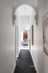 https://images.listonce.com.au/custom/160x/listings/94-melrose-street-north-melbourne-vic-3051/170/01574170_img_02.jpg?GdWGXOTyiys