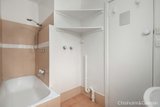 https://images.listonce.com.au/custom/160x/listings/94-poets-grove-elwood-vic-3184/876/01793876_img_05.jpg?j6mLq7cKa3w