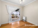 https://images.listonce.com.au/custom/160x/listings/94-rolling-hills-road-chirnside-park-vic-3116/702/01525702_img_07.jpg?oyHEEVq_gXE