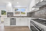 https://images.listonce.com.au/custom/160x/listings/9439-waverley-road-mount-waverley-vic-3149/926/01929926_img_04.jpg?D2X7WvJS1sc