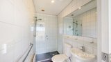 https://images.listonce.com.au/custom/160x/listings/944-tullo-place-richmond-vic-3121/485/01915485_img_06.jpg?lkSDPVHGfQ0
