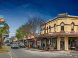 https://images.listonce.com.au/custom/160x/listings/94a-heath-street-port-melbourne-vic-3207/280/01090280_img_08.jpg?Z6-ZXjPXSZo